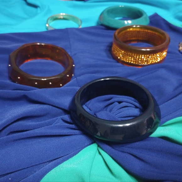 Navy Blue Bangle Bracelet - Picture 4 of 4